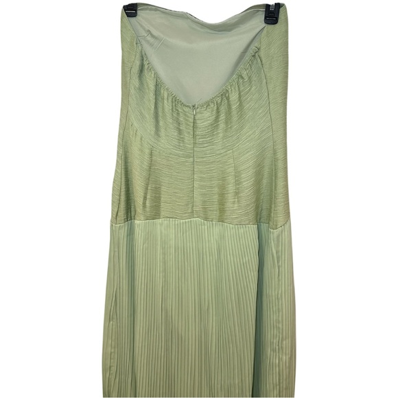 Elegant Green Strapless Dress - Picture 7 of 9